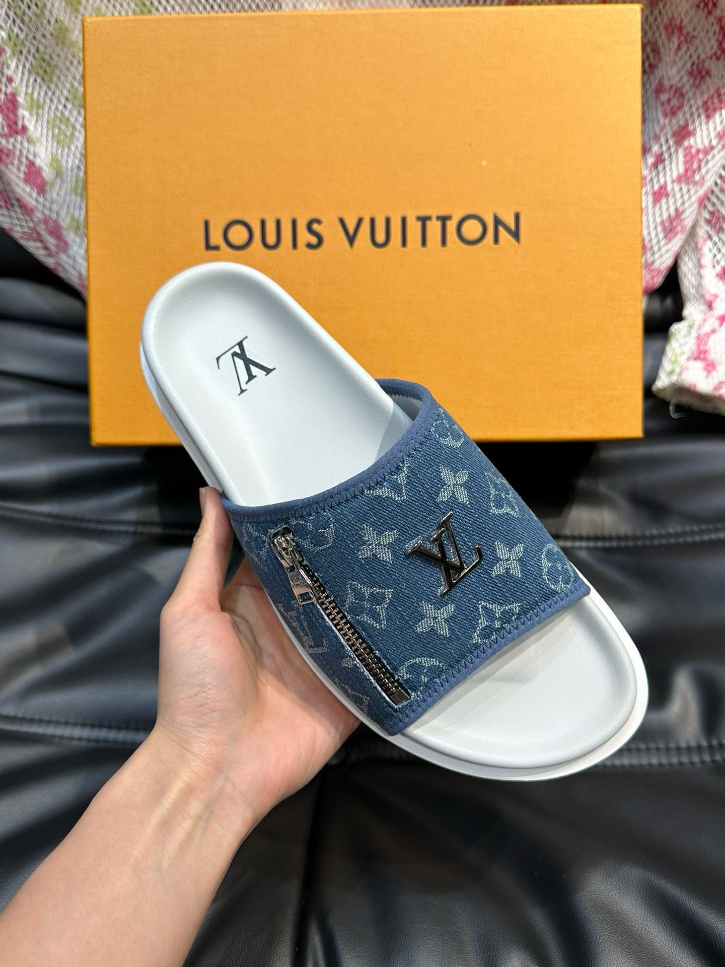 Louis Vuitton Slippers